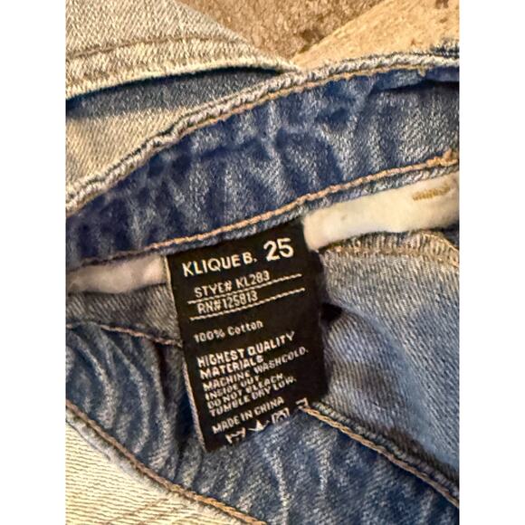 Klique B. Jean Shorts Womens Size 25 Blue Denim Pockets Distressed Hem Deets - Picture 9 of 9